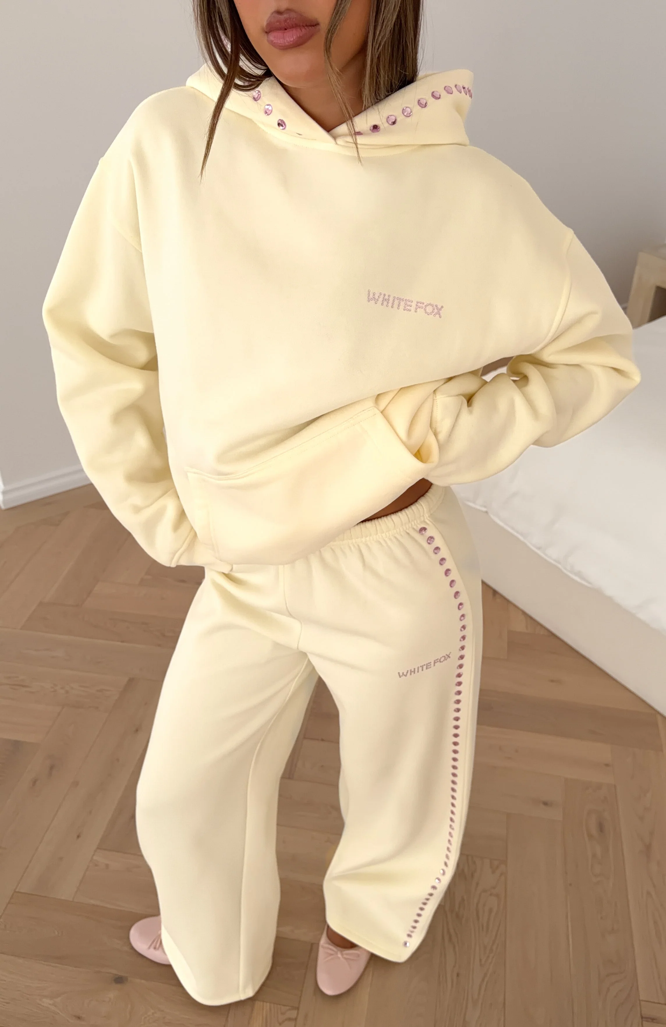 Shining Moment Wide Leg Sweatpants Cream